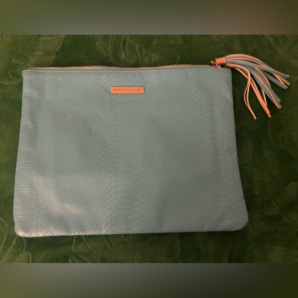 Rodan+Fields large zippered pouch in Tiffany blue faux crocodile